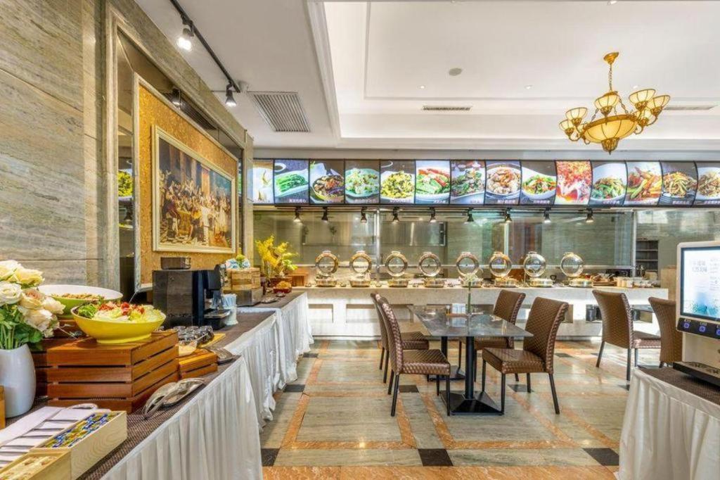 Vienna Hotel Tianjin Guizhou Road Branch Bagian luar foto